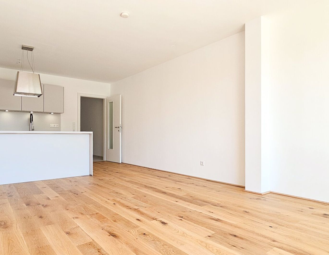 Stilvolle 2 Zimmer Wohnung mit sonnigem Balkon in Bürmoos