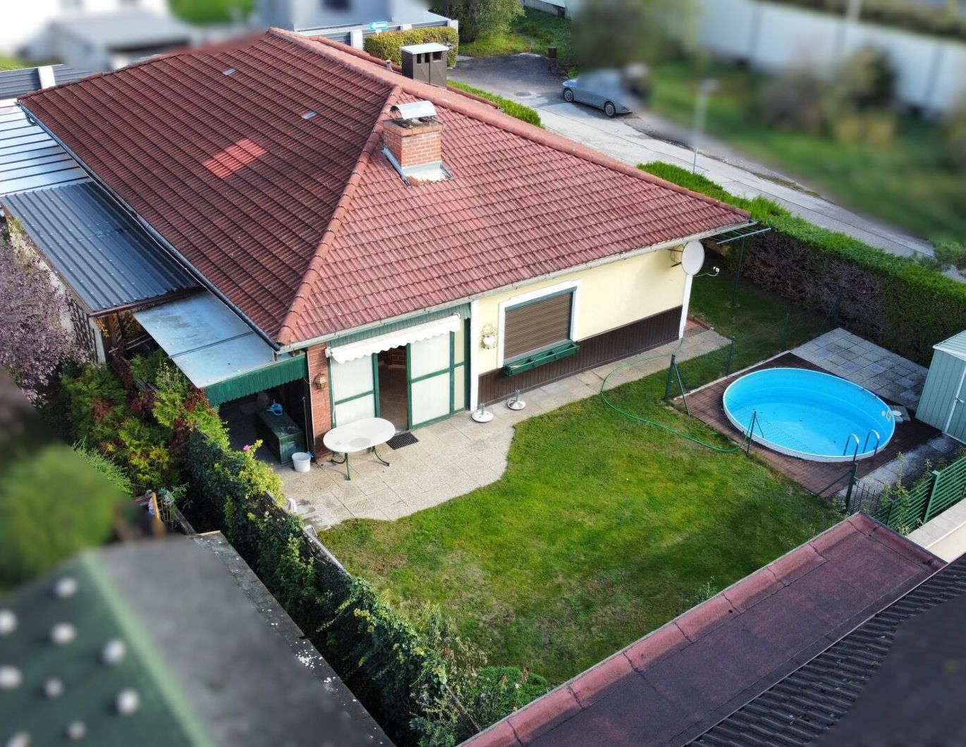 Jetzt Zuschlagen und direkt einziehen! Großzügiger Bungalow in gemütlicher Siedlungslage!