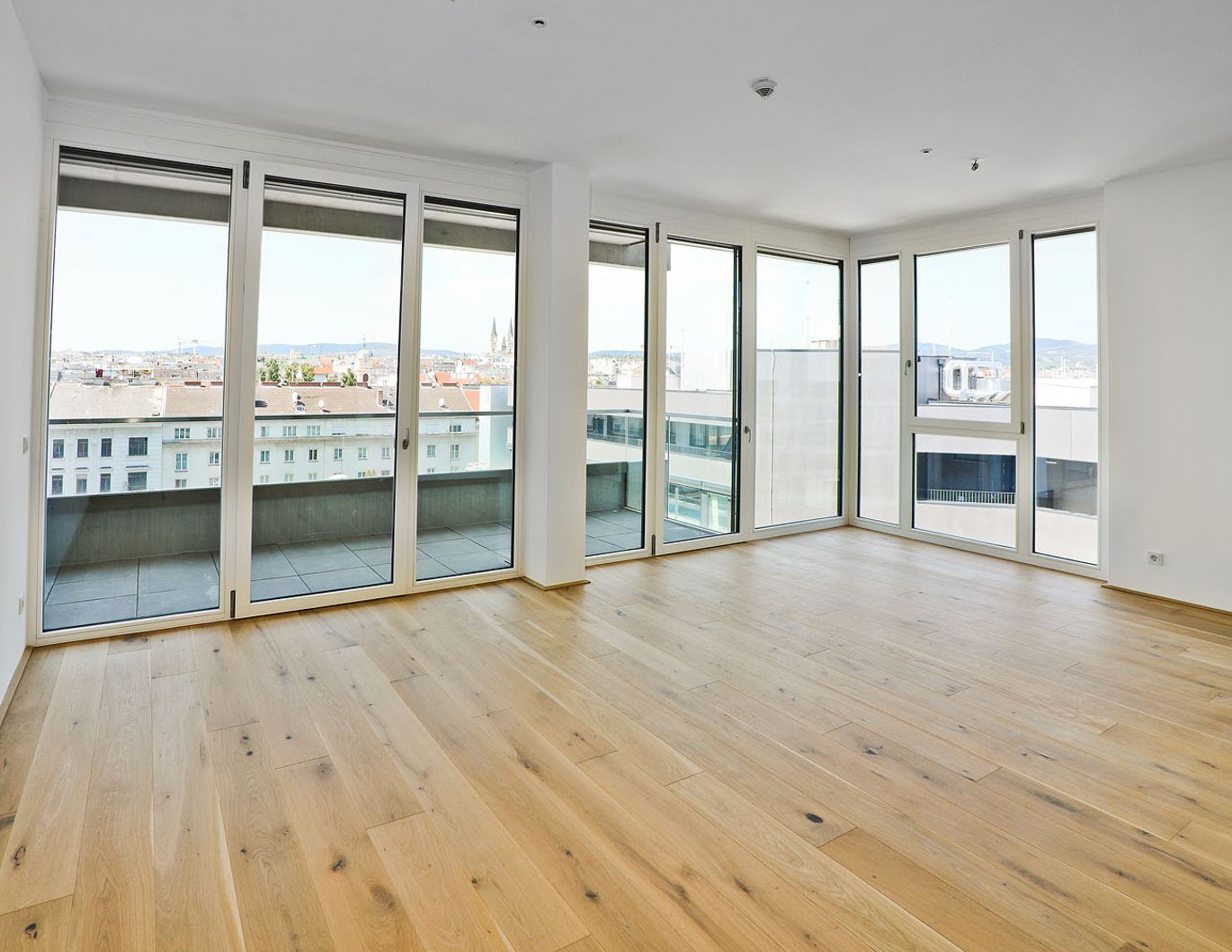 Hochwertige 4-Zimmer-Wohnung mit Außenfläche und toller Aussicht- in 1090 Wien zu mieten