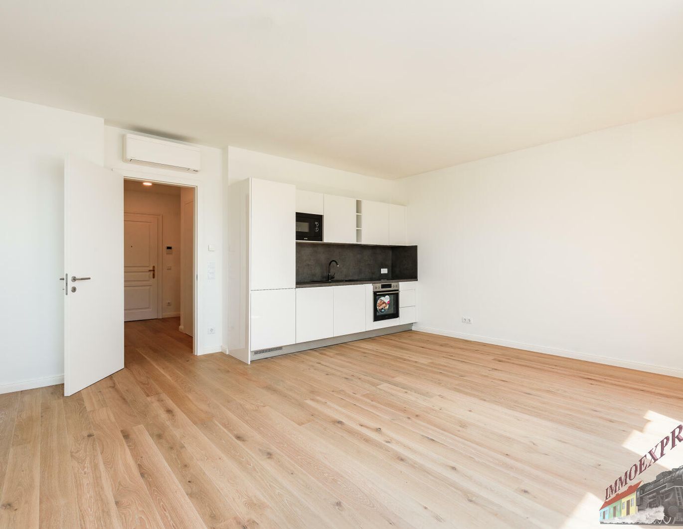 Erstbezug, Dachgeschosswohnung 3-Zimmer, inkl. Küche, Klimaanlage, Erlachplatz 10