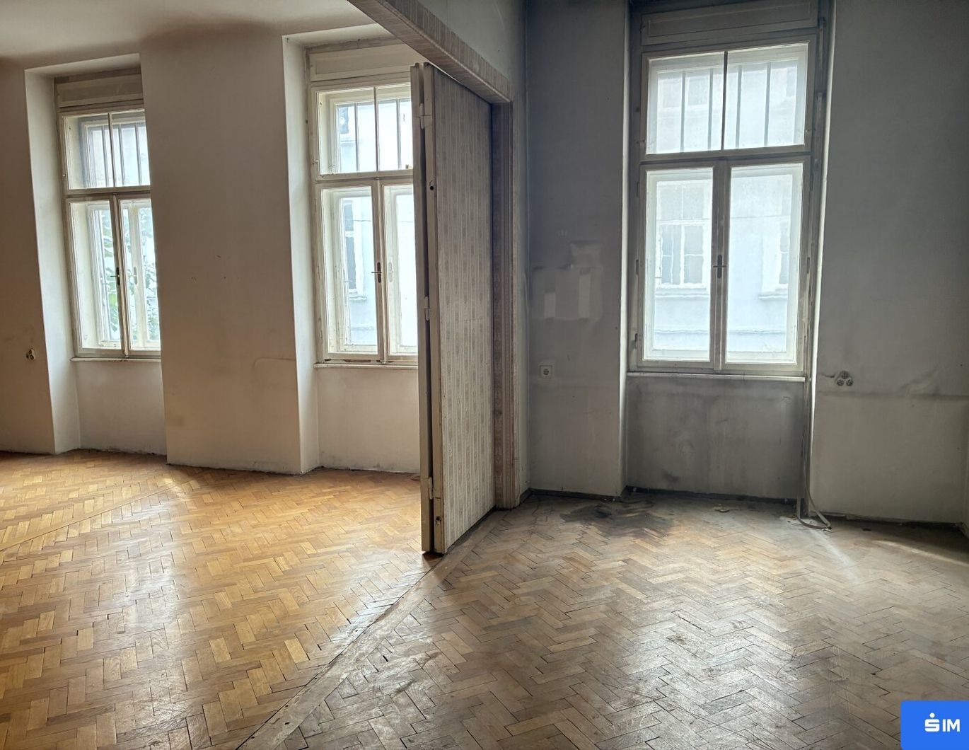 Sanierungsbedürftige 4-Zimmer-Wohnung in zentraler Lage in Graz