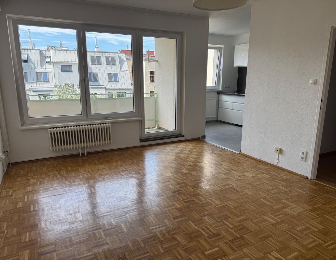 Ruhige helle Wohnung mit Balkon
