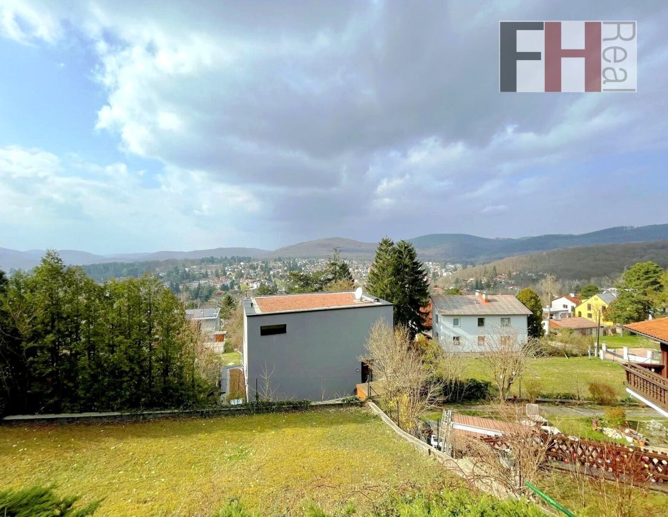 Haus in Bestlage am Satzberg mit sensationeller Fernsicht und Modernisierungsbedarf !