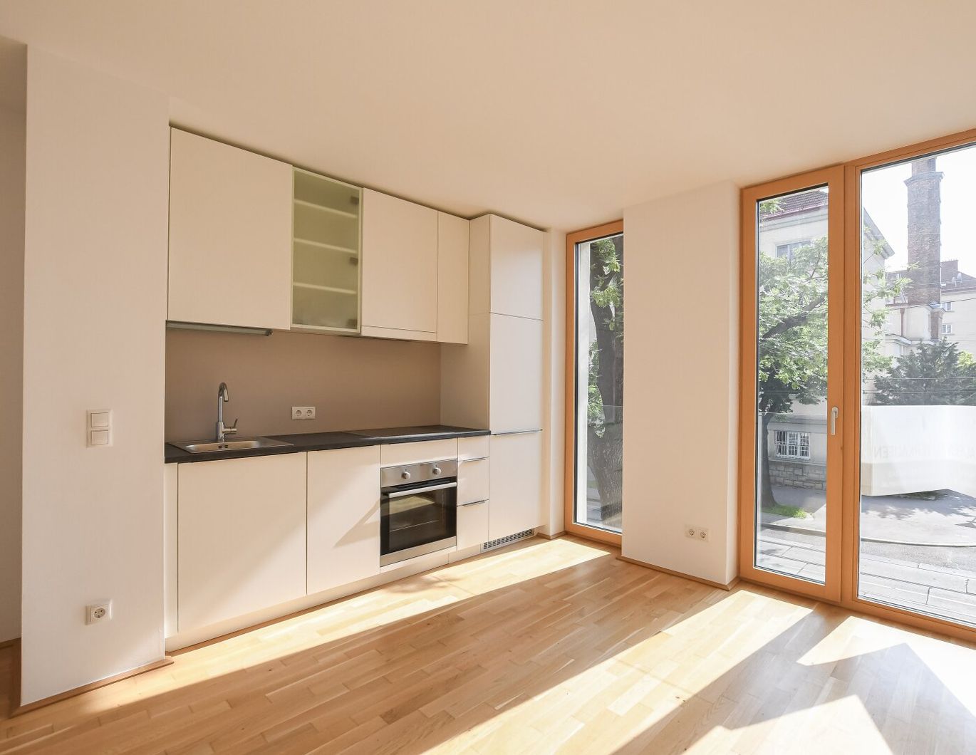 Sandleiten 64 | Lichtdurchflutete 1-Zimmer-Wohnung Nähe Kongresspark