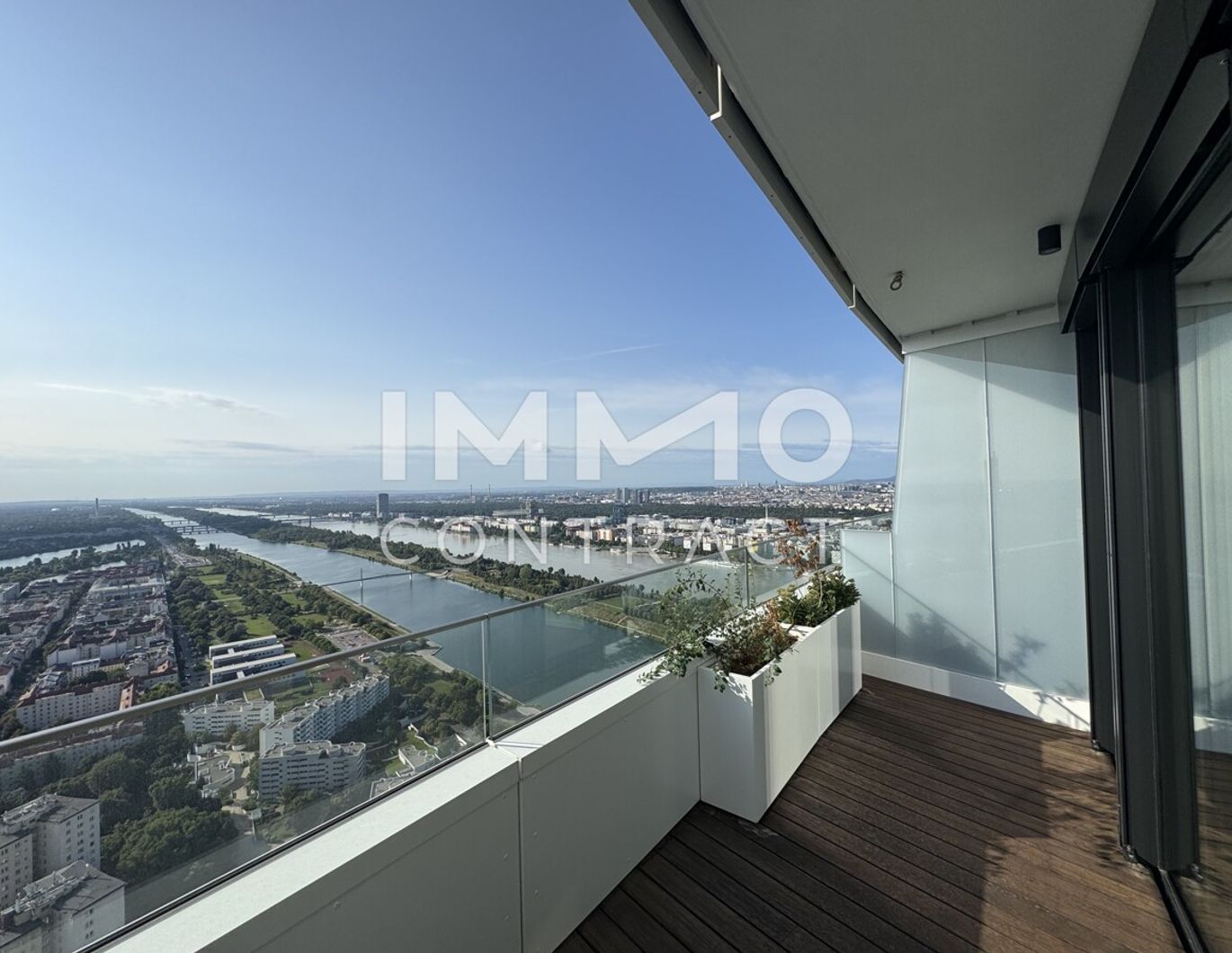 ERSTBEZUG: Atemberaubende Aussicht, außergewöhnliches Wohnvergnügen, perfekte Infrastruktur!