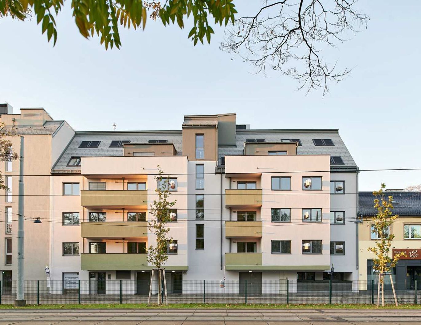 ERSTBEZUG! 4-Zimmer-Wohnung mit Balkon und Parkblick nahe der Donau!