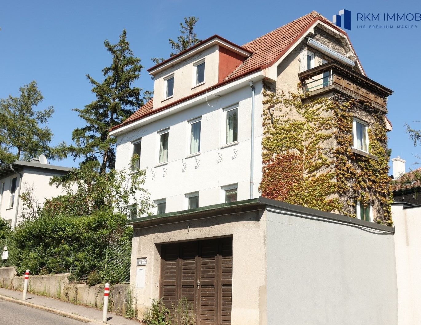 Traumhaftes Mehrfamilienhaus in Wien 1230: 9 Zimmer, Garten, Balkon und Garage - Ihr neues Zuhause!