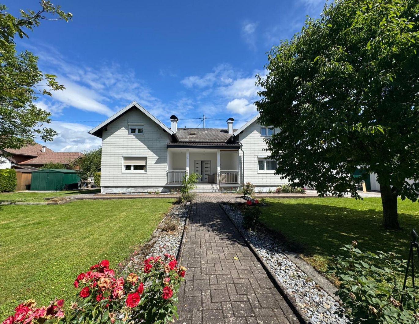 Sanierungsbedürftiges Haus mit Garten und Erweiterungsmöglichkeit