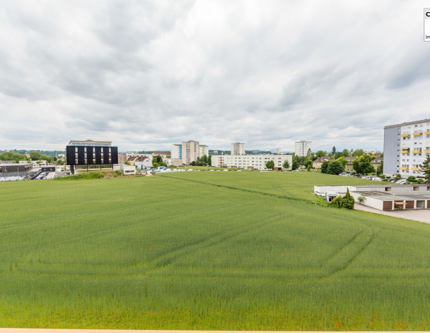 Charmante 4-Zimmer-Wohnung mit Loggia und großzügigem Schnitt