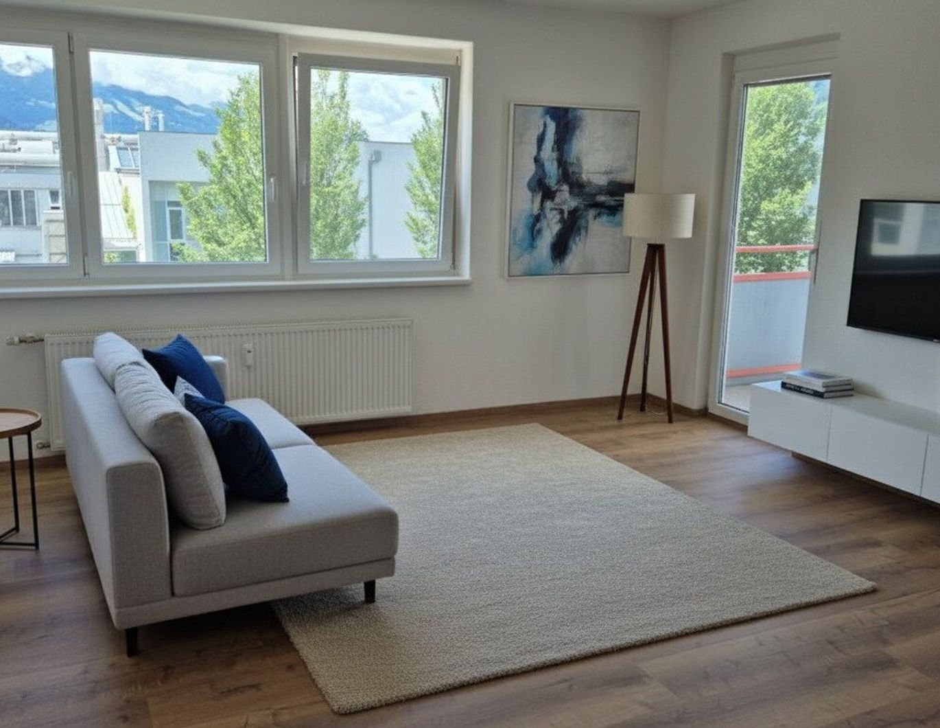 VOLLSANIERTE 4 ZIMMERWOHNUNG MIT BALKON