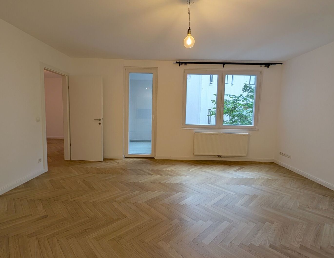 Erstklassige 2-Zimmer Wohnung mit hofseitiger Loggia nahe Belvedere in 1040 Wien zu mieten