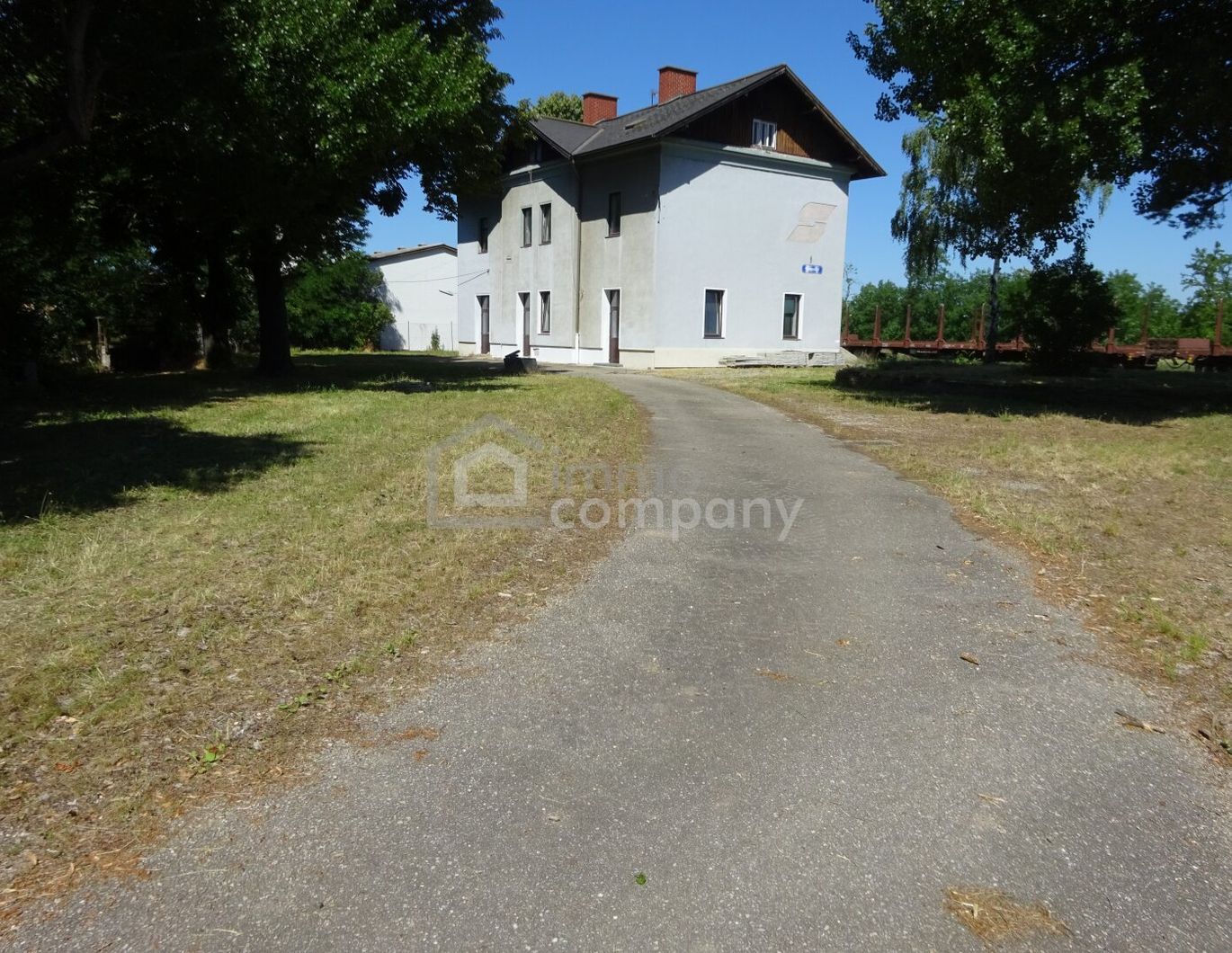 Einmalige Gelegenheit. - Bahnhofsgebäude mit großzügigem Grundstück!!!