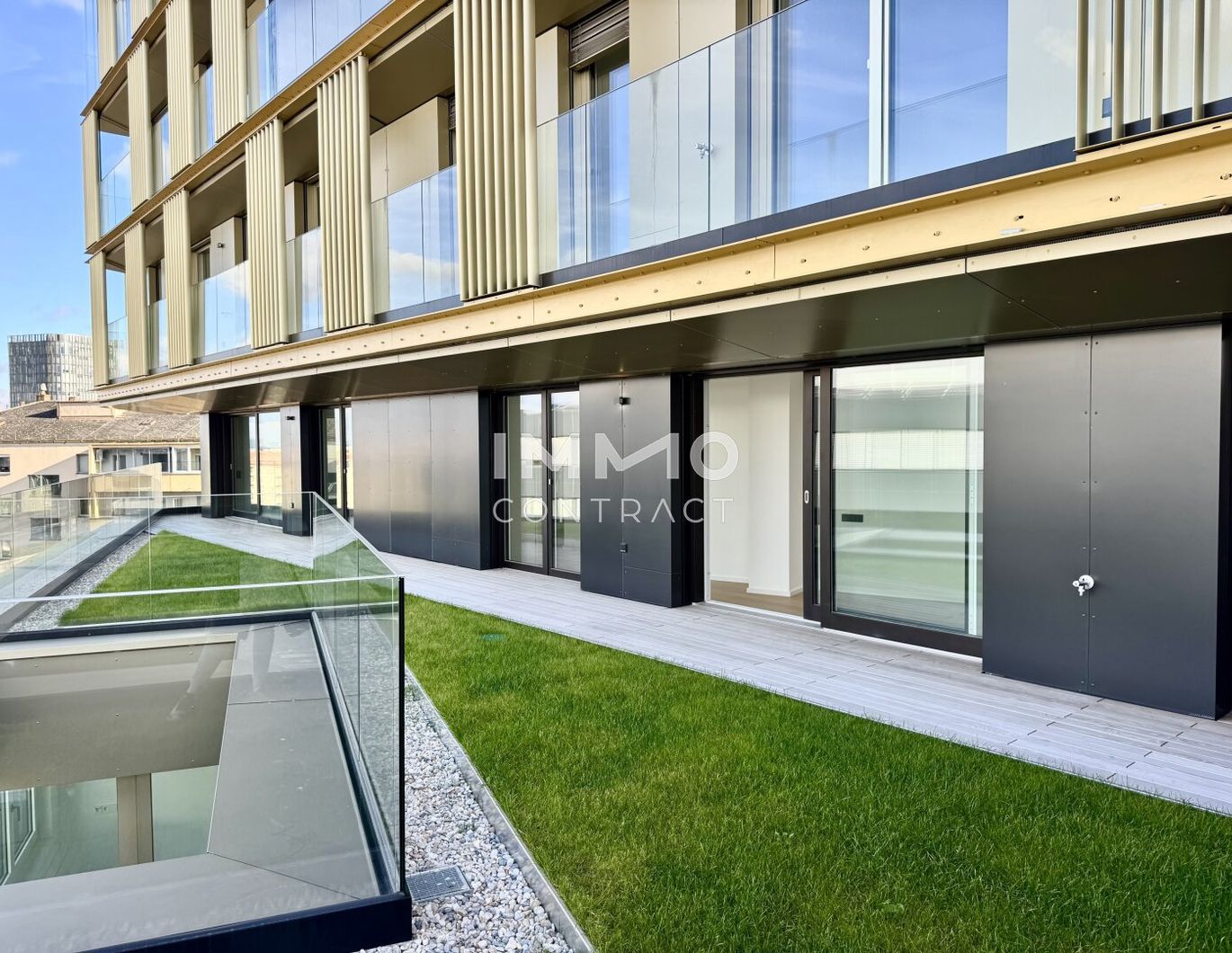 Die wohl geilste Wohnung der Stadt: 8. Stock mit Garten und Terrasse - Provisionsfrei direkt am Hauptbahnhof