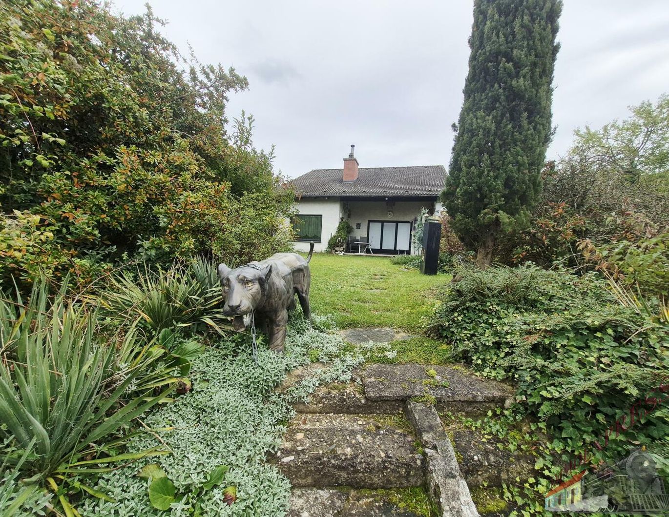 Entzückendes Landhaus in Helmahof Ruhelage auf großem Grundstück