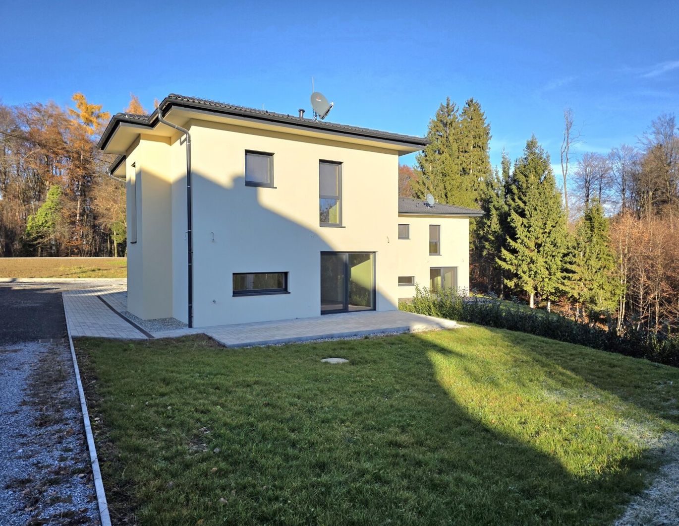 NEUBAU Ziegelmassivhaus in idyllischer Lage!