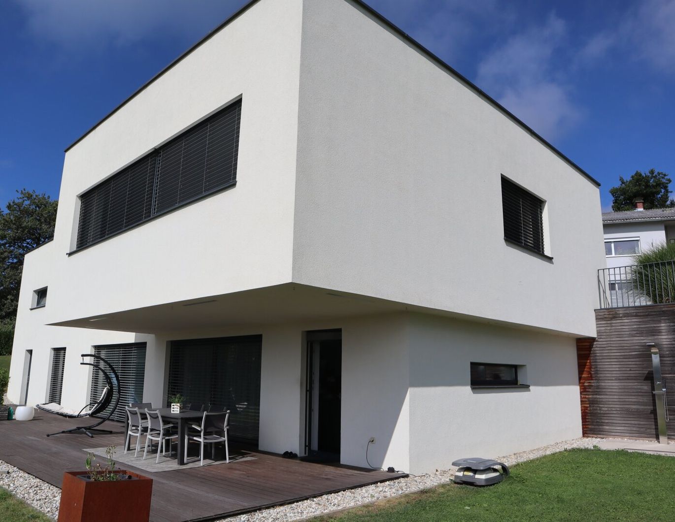 Feldkirchen an der Donau: Modernes, neuwertiges Einfamilienhaus in idyllischer Lage mit traumhaften Weitblick zu verkaufen