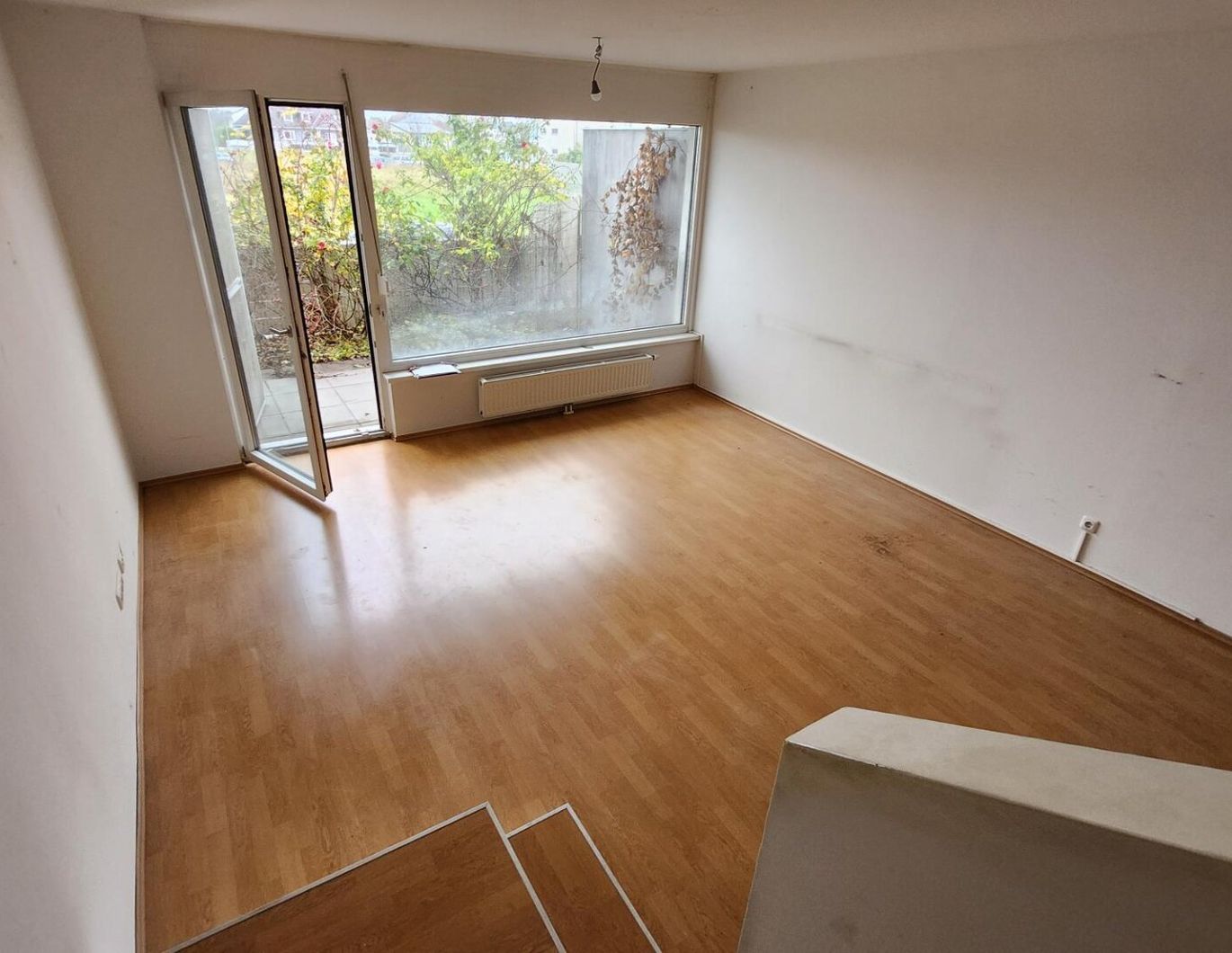 4 ZIMMERWOHNUNG MIT GARTEN!