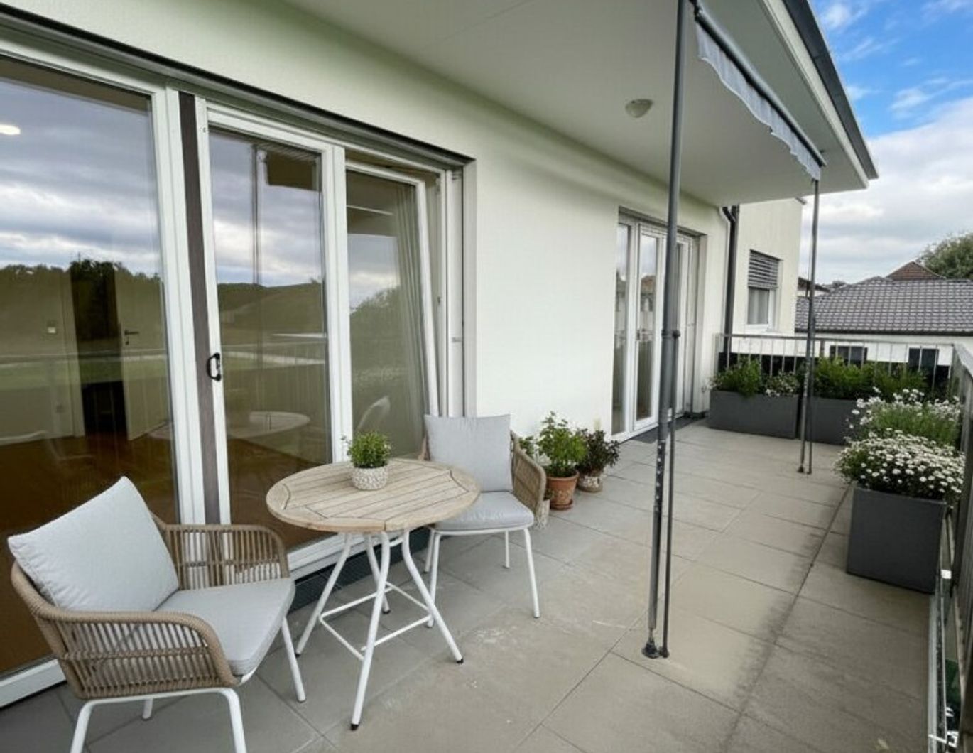 Neuwertige 2-Zimmer-Wohnung mit Balkon   ️  ️