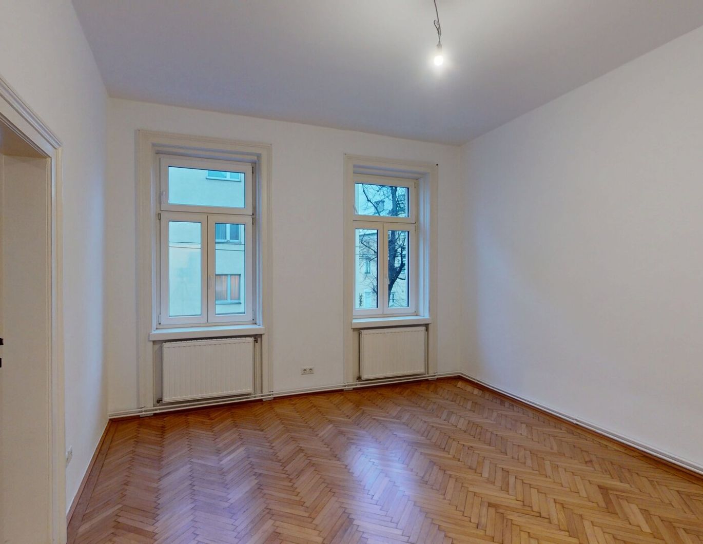 Unbefristet / Helle Altbauwohnung nahe Sonnenbergplatz