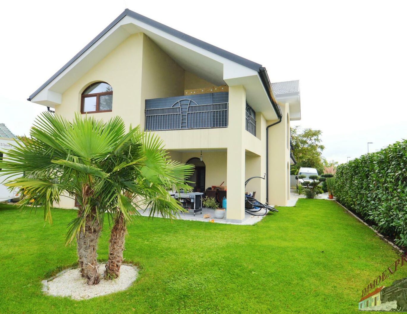 Hochwertiges Ein-/ Zweifamilienhaus mit separater Wohnung - Doppelgarage mit Fußbodenheizung