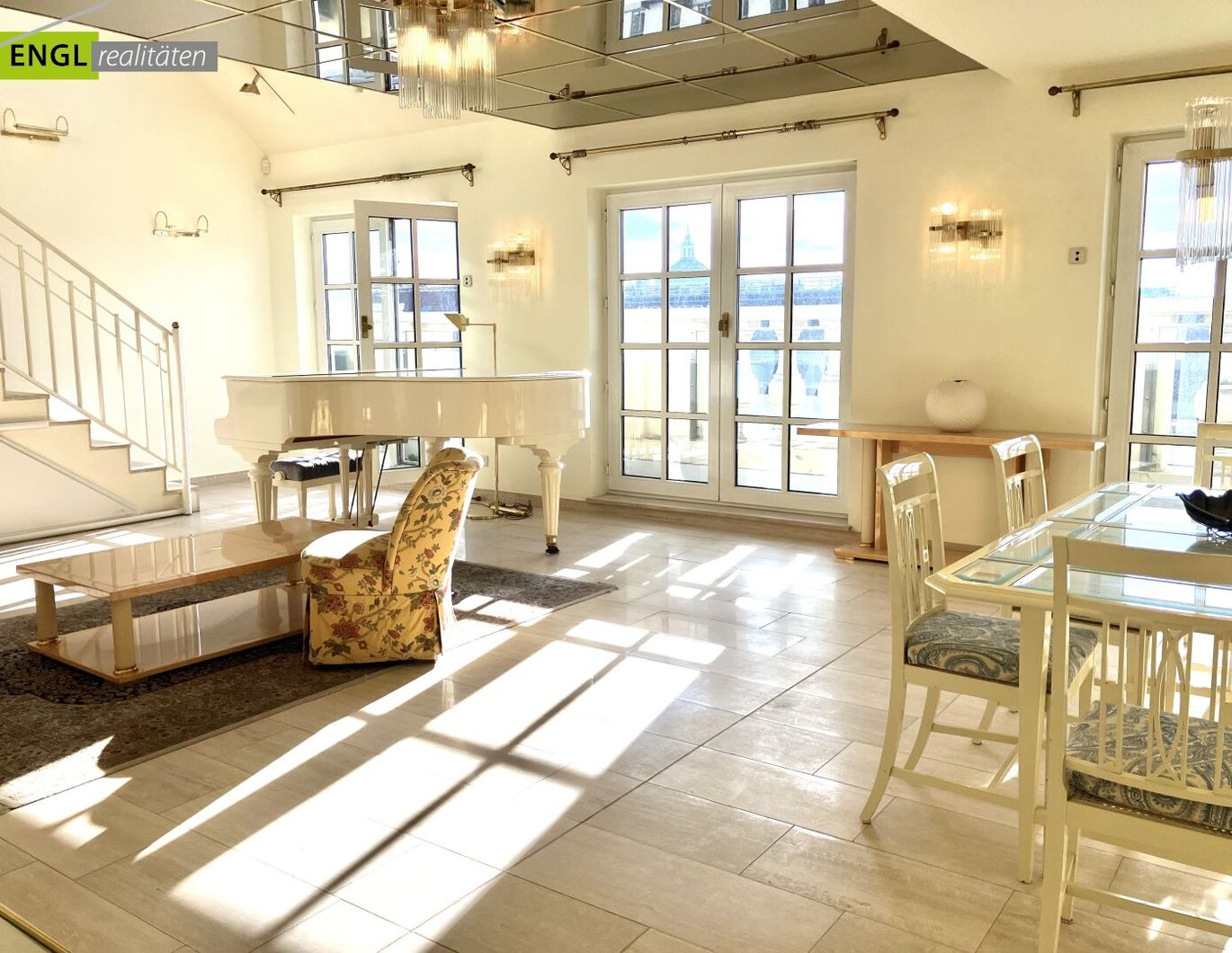 Beste Adresse! Helle Maisonette Wohnung mit Balkon, Wintergarten und Terrasse mit Blick zum Stephansdom