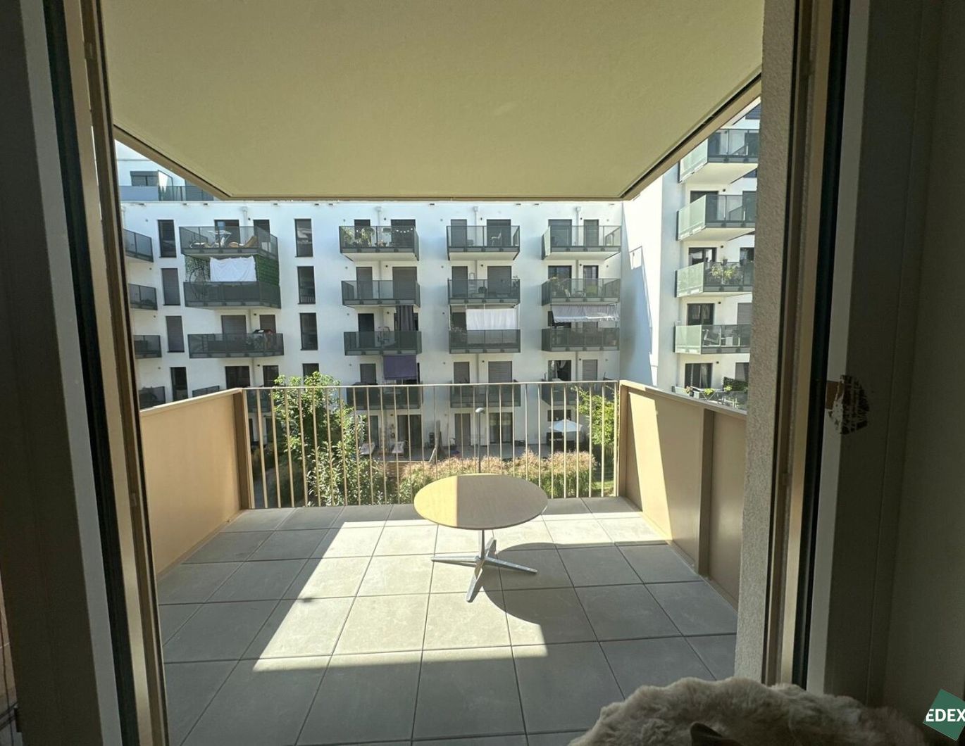 Ab 01.11.: Moderne 2-Zimmer-Wohnung mit Balkon nahe U1 Rennbahnweg