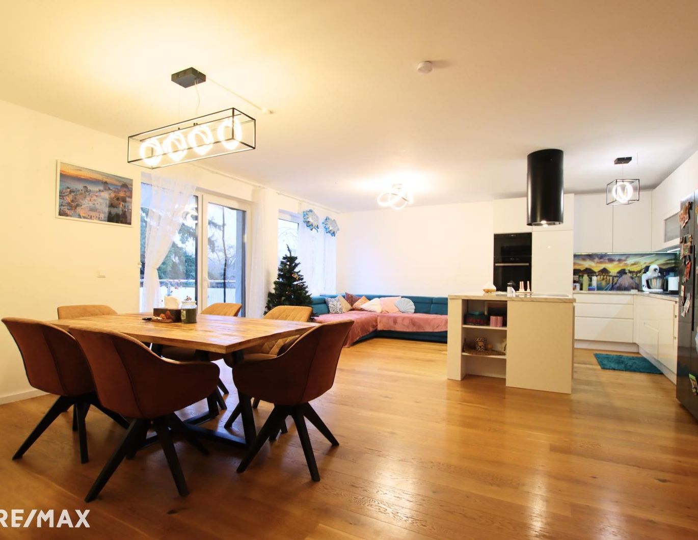 Ihre neue Wohnung: 113 m² Wohnkomfort + Balkon - zentral, hell und modern!