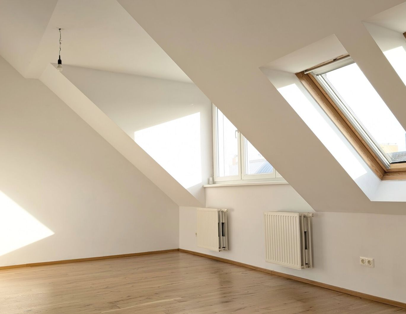 Charmante Dachgeschoß-Garconniere - ca. 45 m² | Brigittenau, Nähe Donaukanal