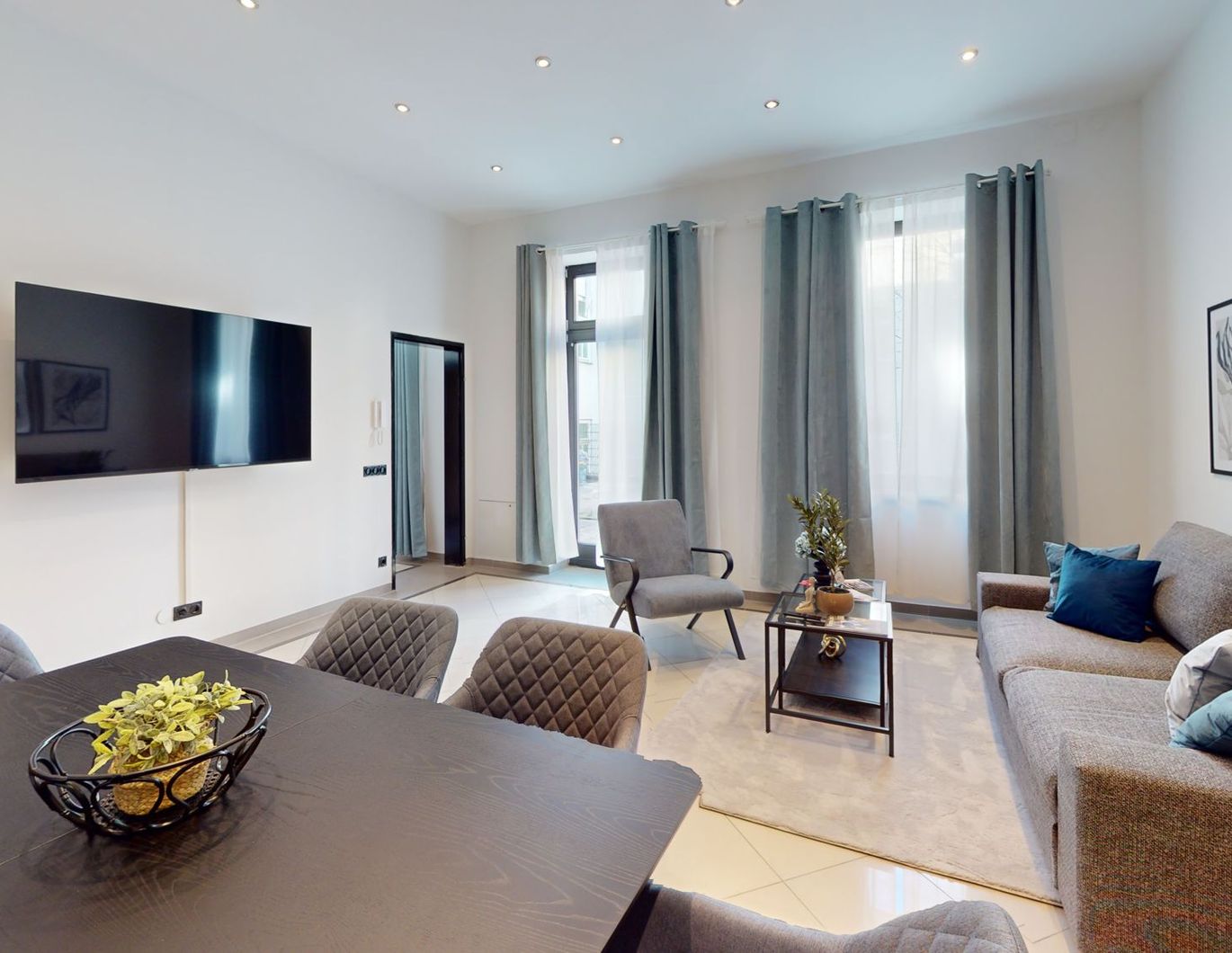 Familien-Wohnung mit großer Terrasse| Bezugsfertig & Provisionsfrei!