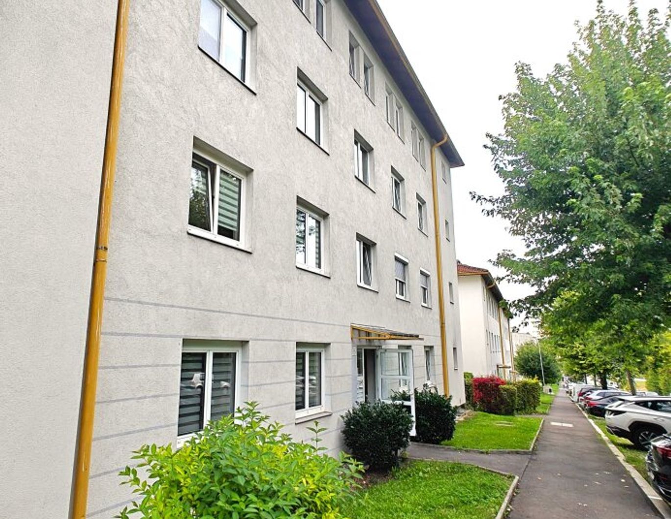 Schöne Wohnung mit Loggia (3.OG ohne Lift)