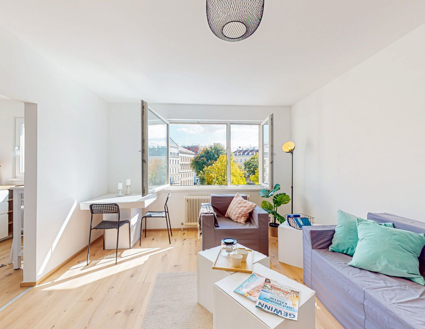 PARKBLICK AM HUNDSTURM | NEU RENOVIERTE 3-ZIMMERWOHNUNG MIT PARKPLATZ