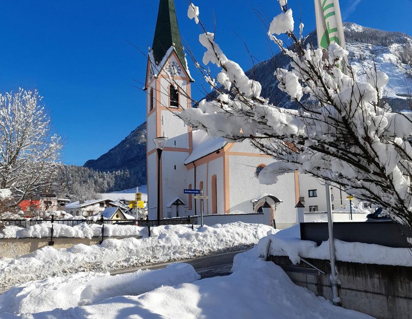 Winter in den Tiroler Alpen - Investoren aufgepasst: Penthouse im Landhaus Erstbezug
