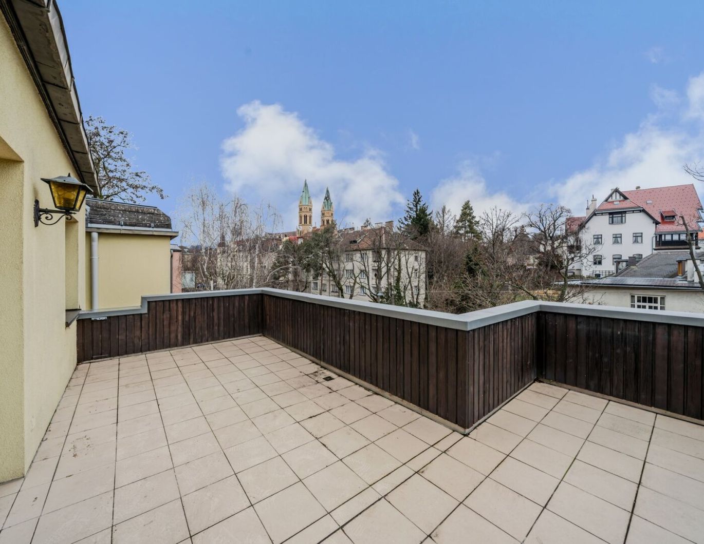 Ein Platz zum Durchatmen - Terrasse & Ruhelage im Villenviertel