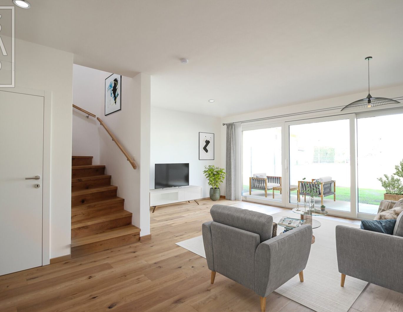 MODERNES REIHENHAUS MIT GARTEN, BALKON, UVM