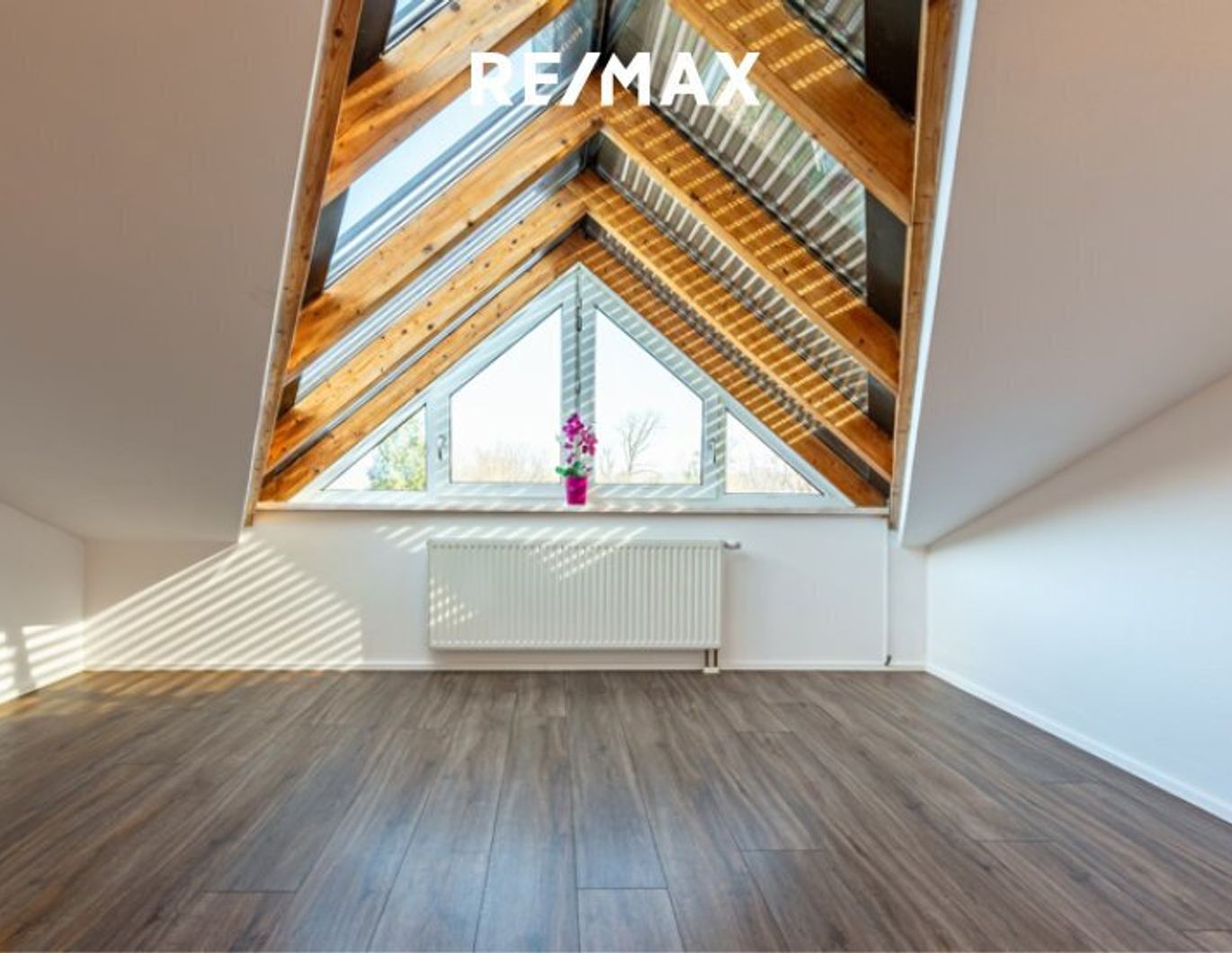 NEUER PREIS: Klimatisierte Dachgeschosswohnung in Attnang Puchheim