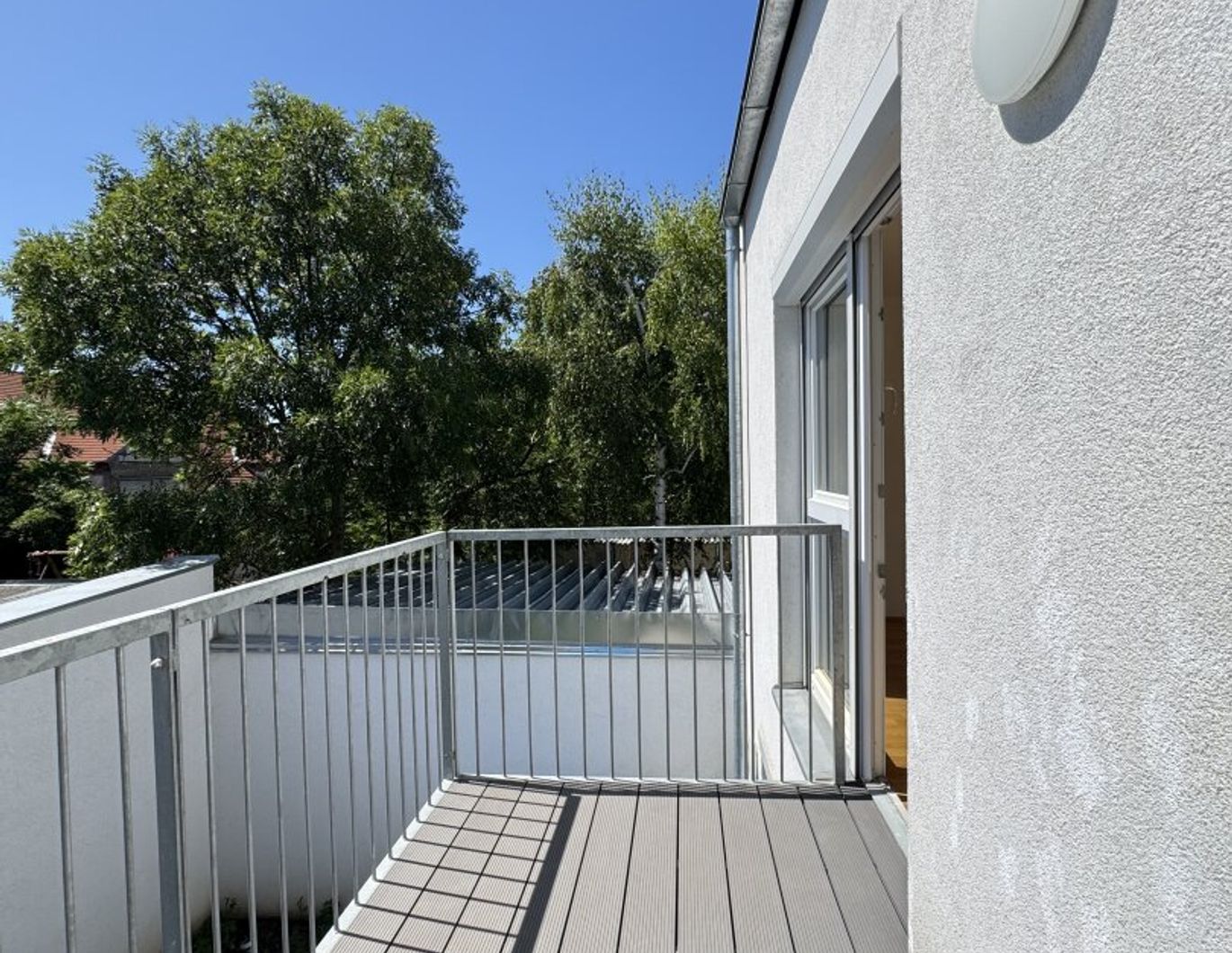 ***3-Zimmer-Wohnung mit Balkon in Ruhelage - urbanes Wohnen am Kagraner Platz ***