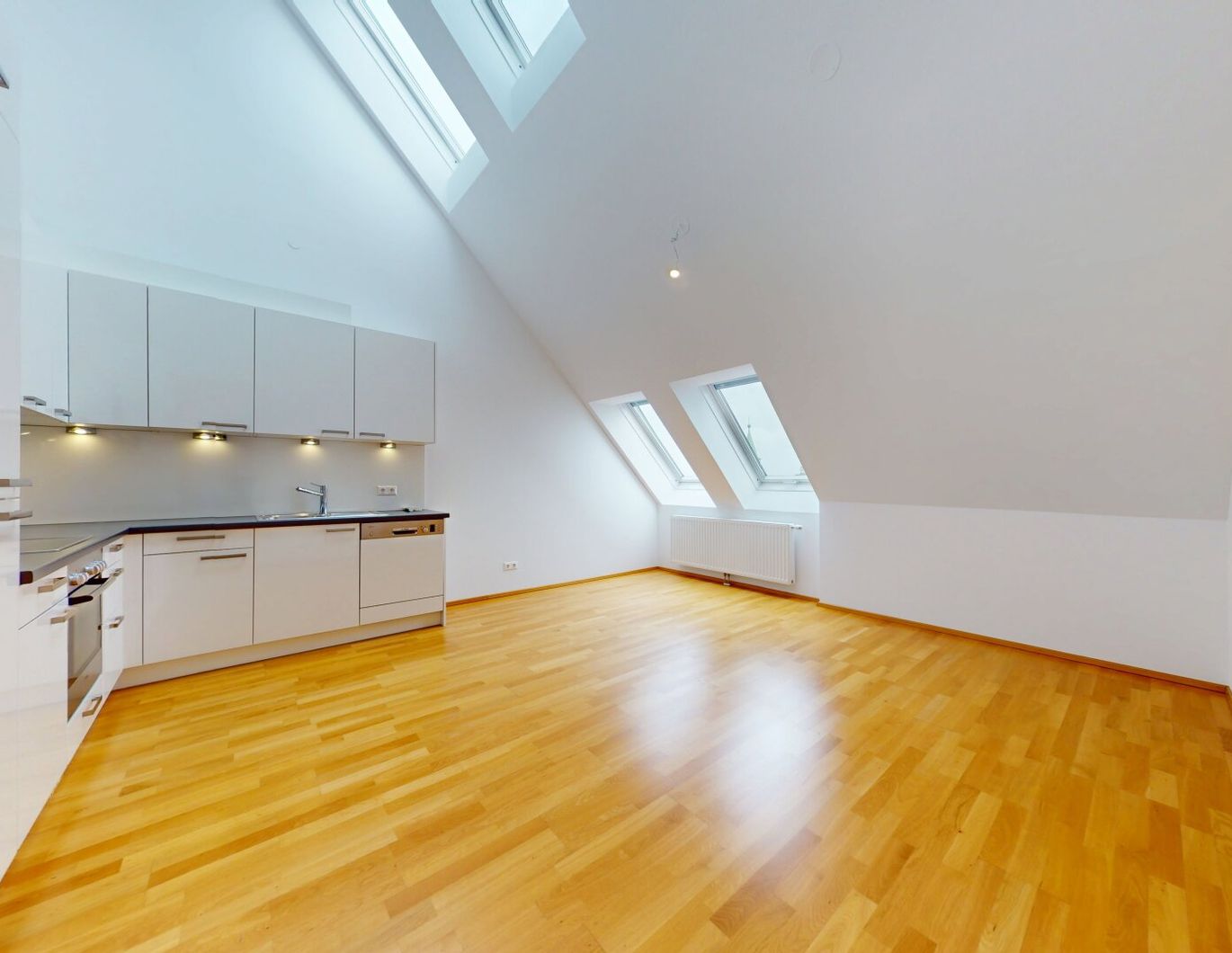 Stilvolle Dachgeschosswohnung mit Traumblick in gefragter Lage