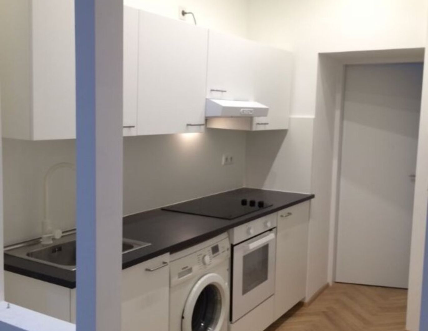 Helle Garconniere mit 2 Zimmer im 2. Lifstock