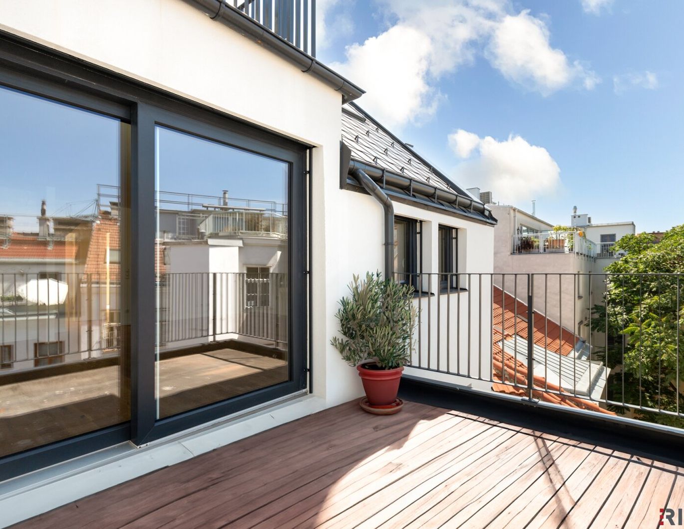 3 ZIMMER NEUBAUWOHNUNG IM 1. DACHGESCHOSS MIT BALKON II CA. 41 m² WOHNKÜCHE II ERSTBEZUG II NÄHE SIEBENBRUNNENPLATZ II