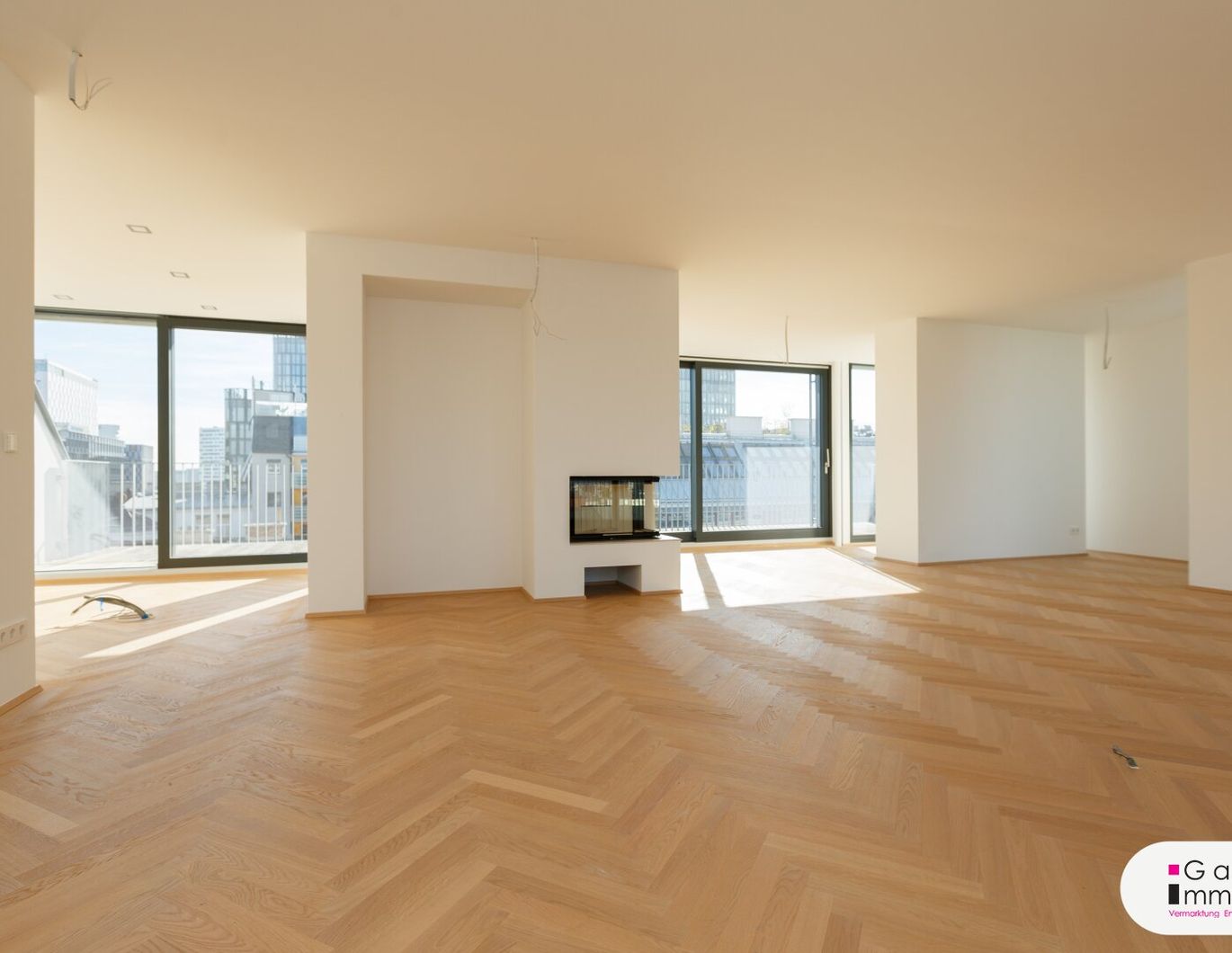 Traumpenthouse - 76m2 Terrassen mit Rundumblick - Erstbezug - eigener Liftzugang