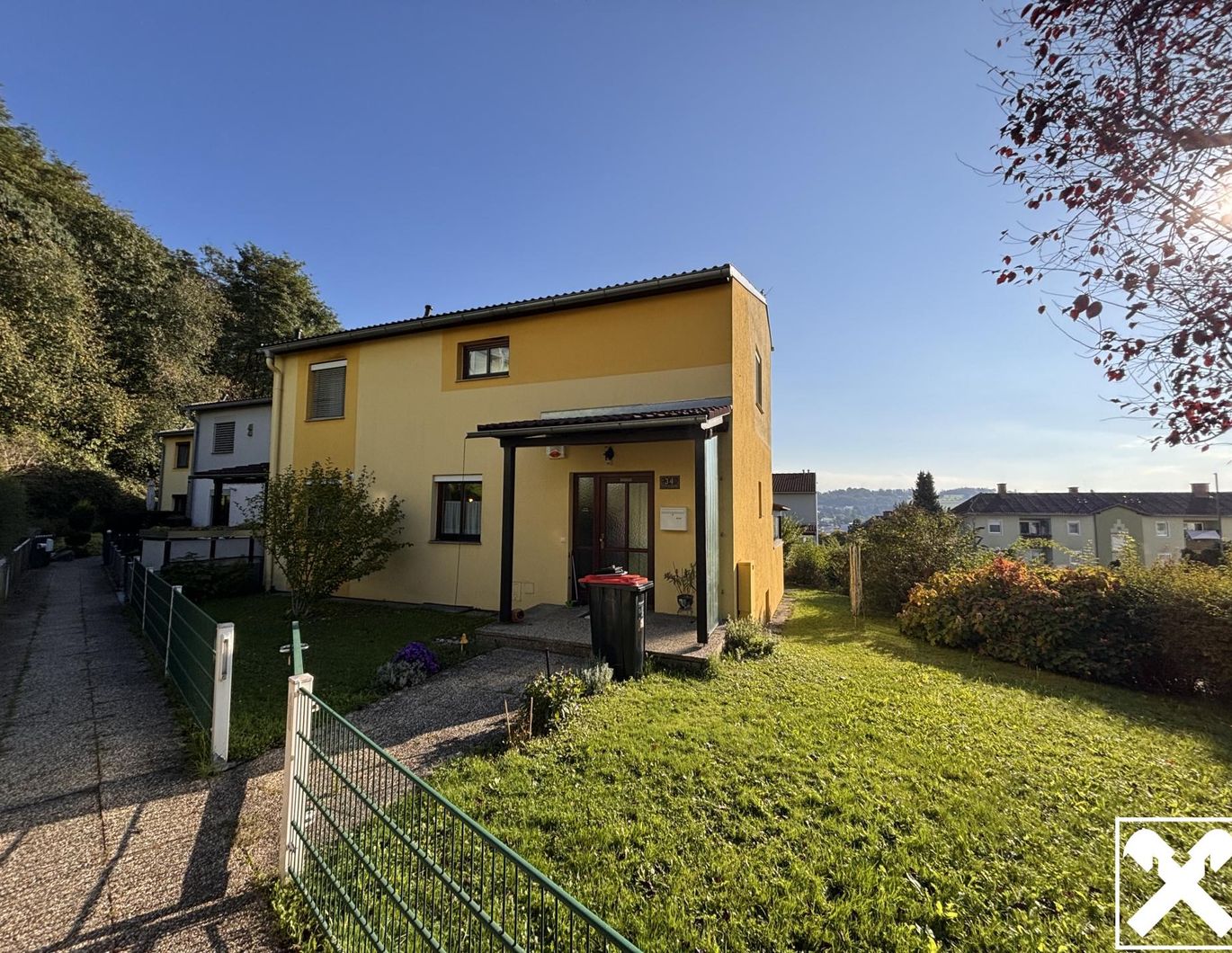 Eckreihenhaus mit großem Plus: Garage, Stellplatz & ruhige Wohnlage