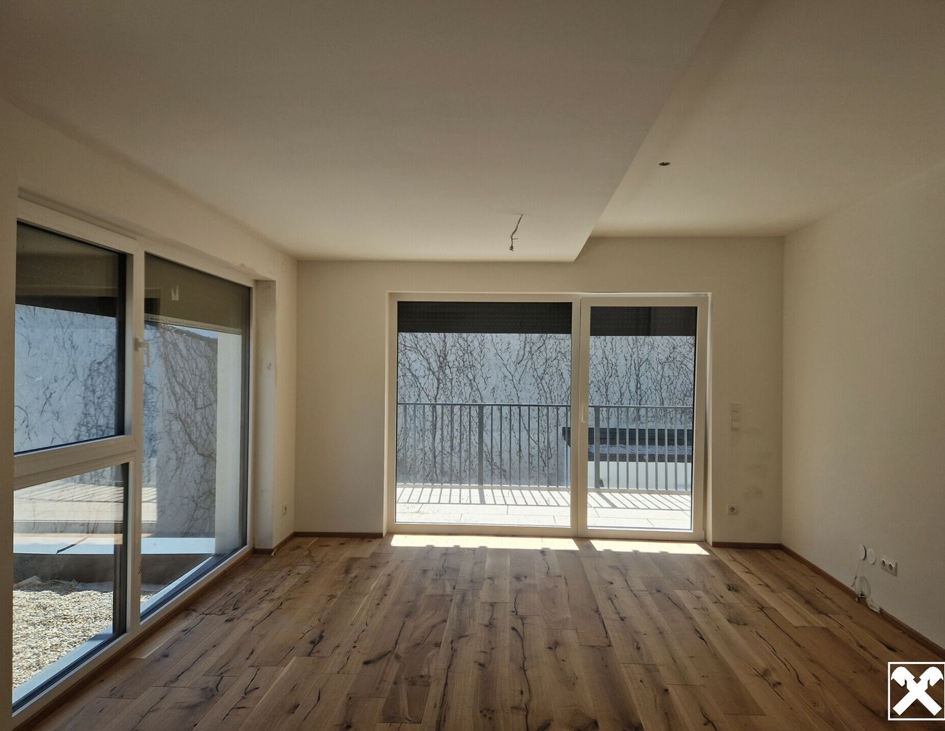 TRAUMHAFTE FAMILIENWOHNUNG MIT GROSSER TERRASSE BZW. LOGGIA - ÜBERGABE ERFOLGT BEZIEHBAR UND SCHLÜSSELFERTIG