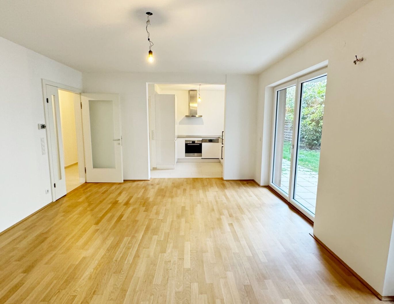Stadtrand-Idylle in Essling - Geräumige 3-Zimmer-Wohnung mit Garten