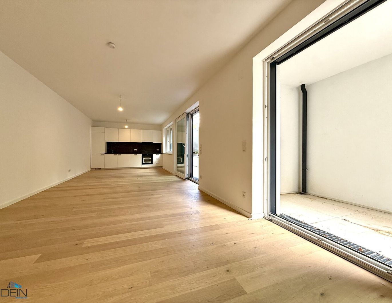 PREISREDUKTION! TRAUMHAFTE 3 ZIMMER EG-WOHNUNG MIT FREIFLÄCHEN IN STAMMERSDORF!