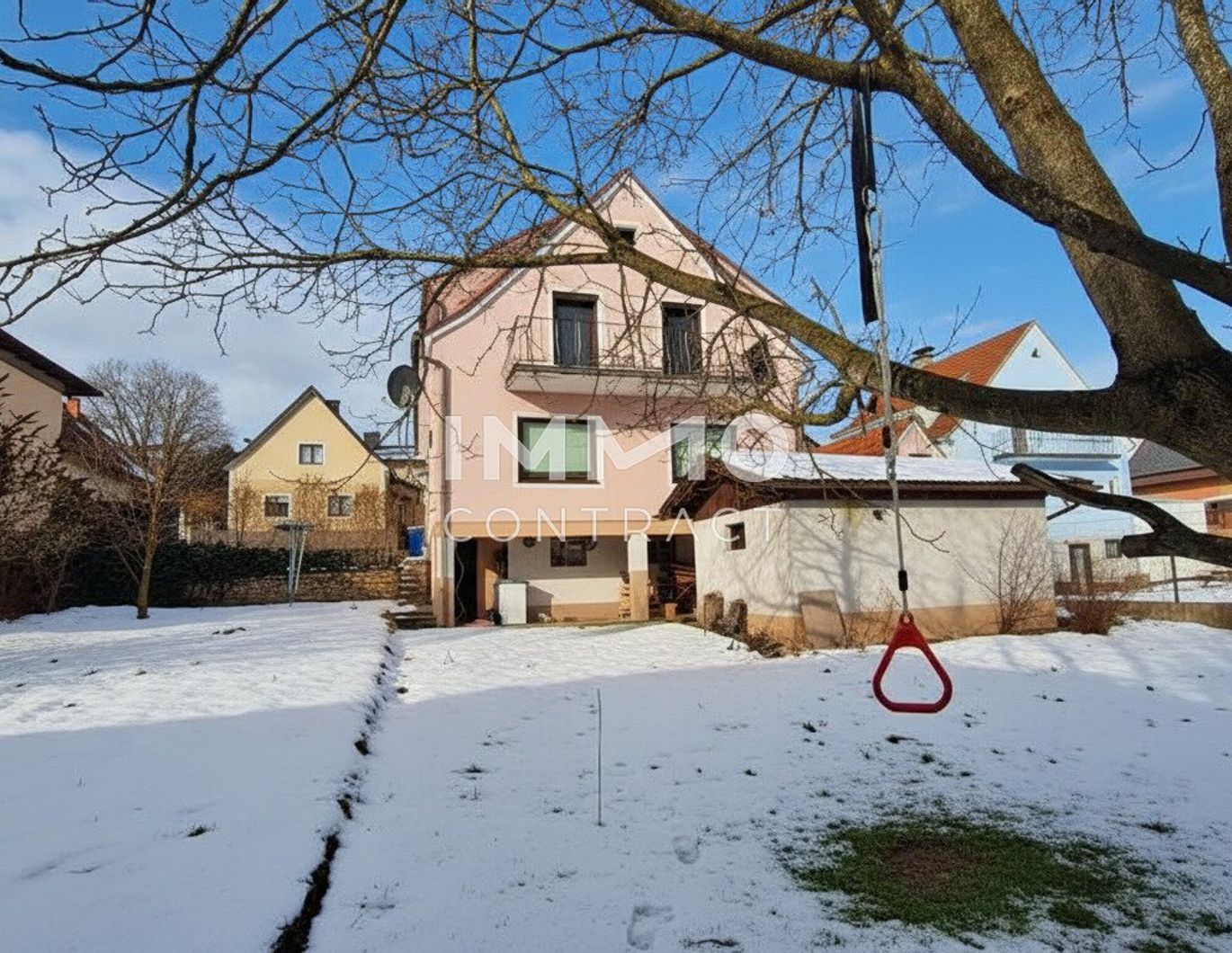 Wohnhaus in Steinakirchen: 7 Zimmer, Balkon, Garage - Sanierungsbedürftig zum Top-Preis!
