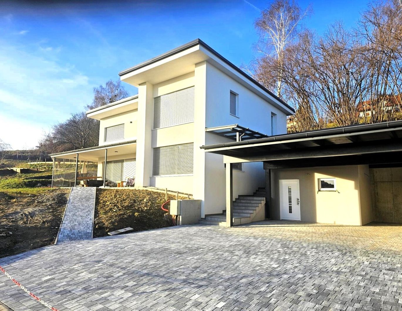 Provisionsfreier Erstbezug: Exklusives Einfamilienhaus in erhöhter Ruhelage mit Panoramablick!