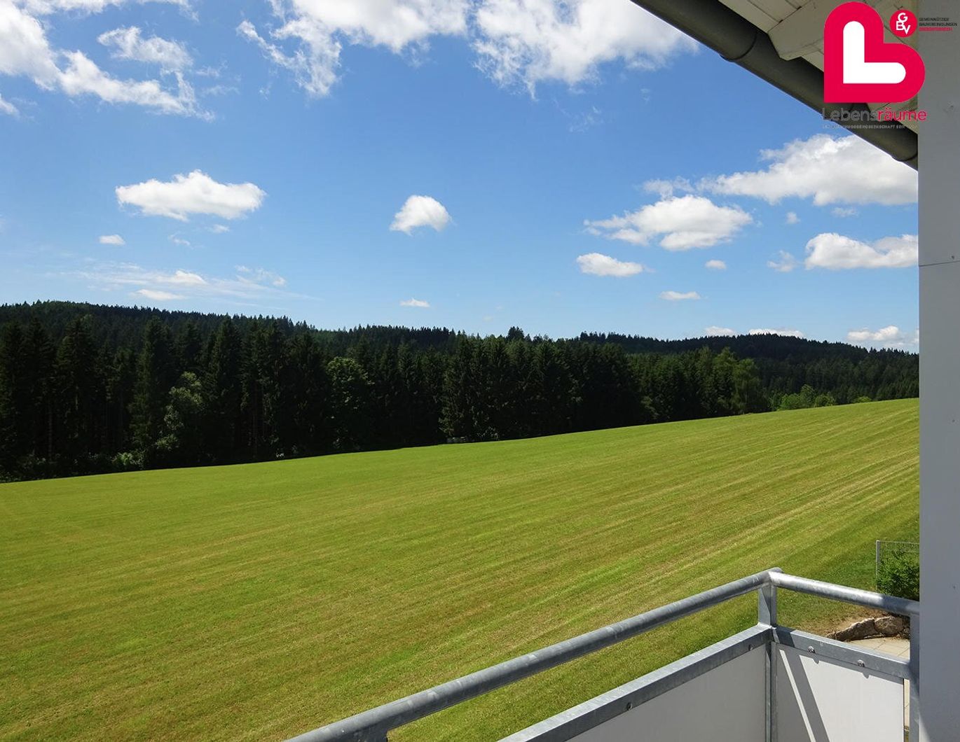 Helle 3-Zimmer Wohnung mit sonniger Loggia und herrlichem Ausblick in Traberg