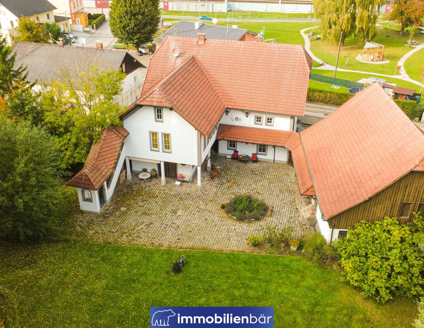 Eindrucksvolles Landhaus mit uneinsehbarem Garten