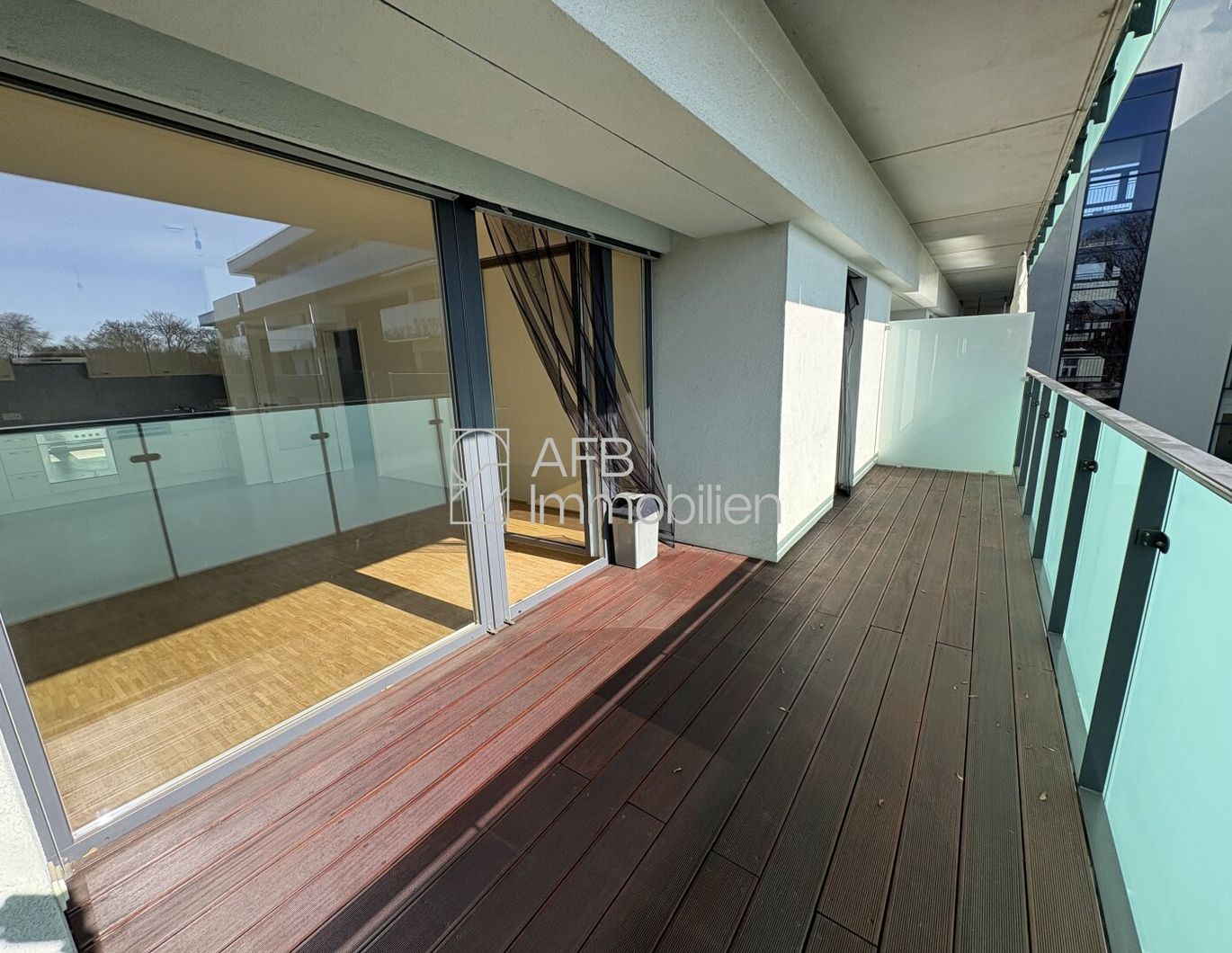 Schöne 2 Zimmerwohnung mit sonniger Südterrasse - Tiefgaragenabstellplatz optional