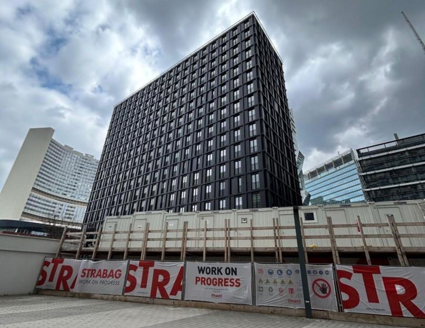 17.OG!!! 3-Zimmer + MEGA Terrasse bei der UNO-City!! ERSTBEZUG DC-FLATS!!